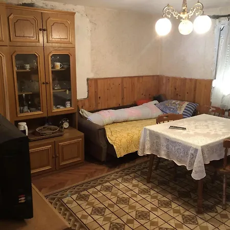 Yellow House Apartment