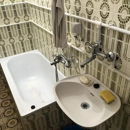 Yellow House Apartment Ritopec